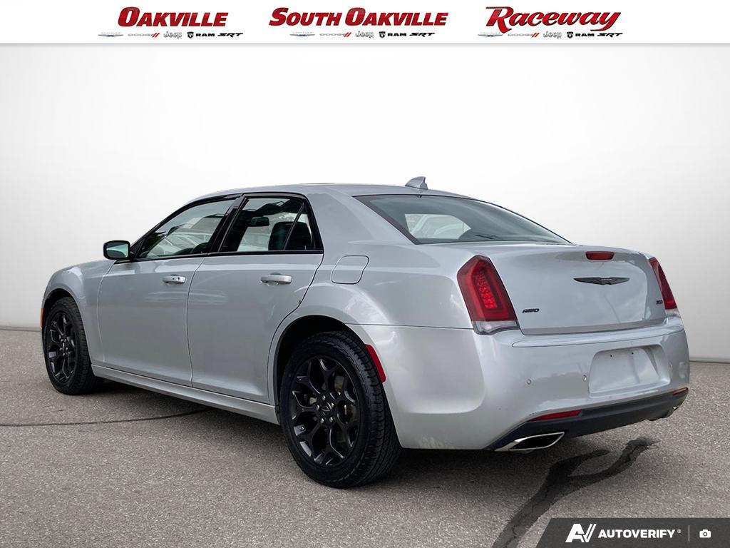 Chrysler 300 2023