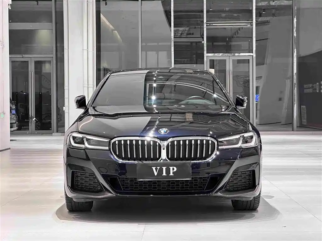 BMW 5 серии 2023