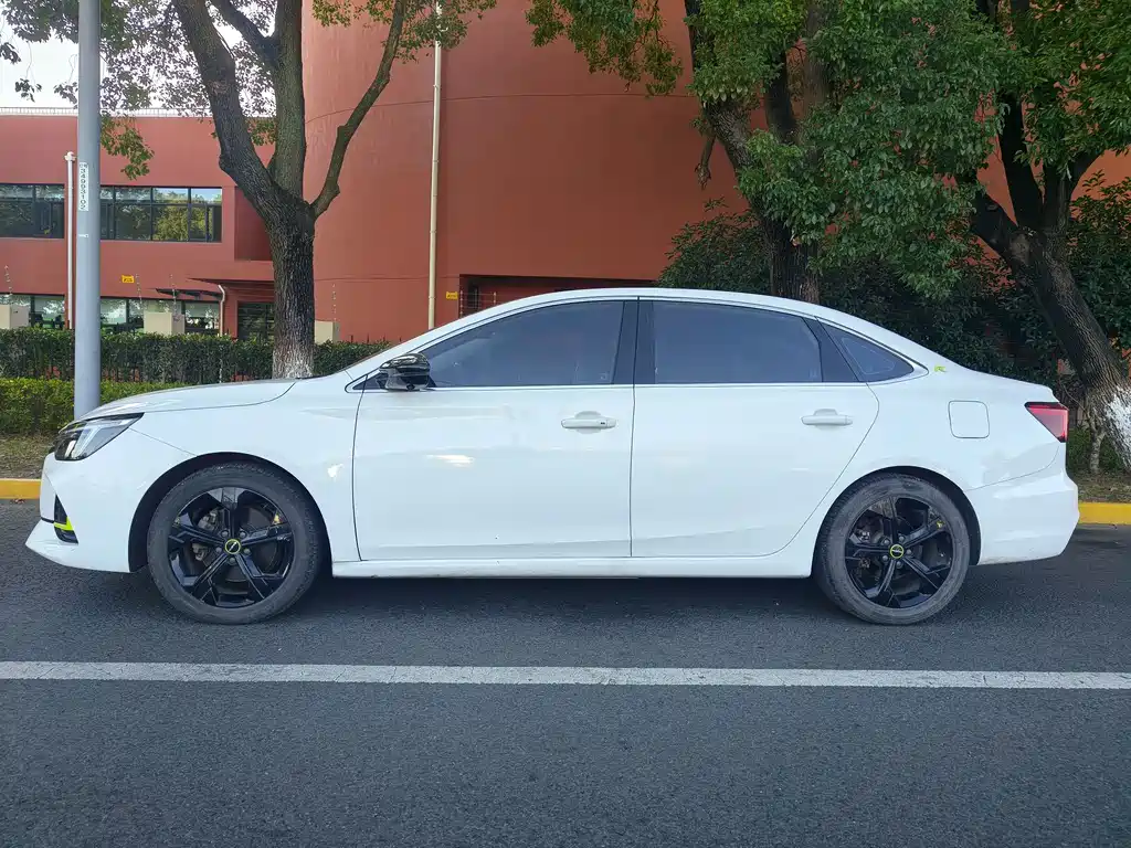 Roewe i6 Max 2020