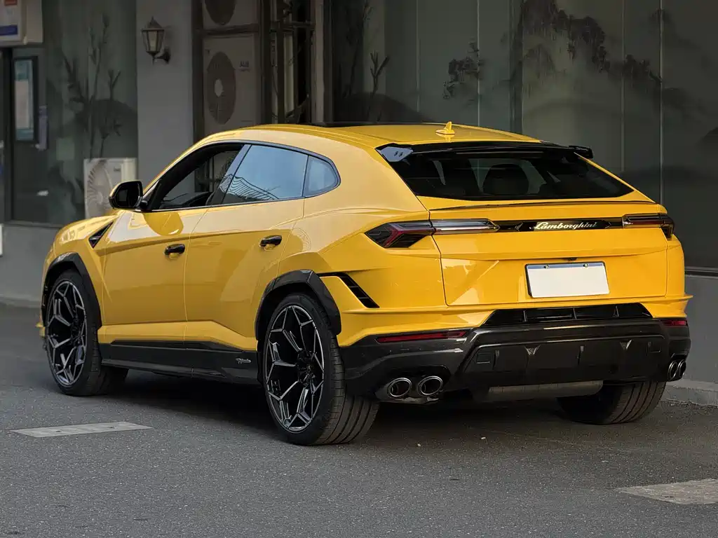 Lamborghini Urus 2023