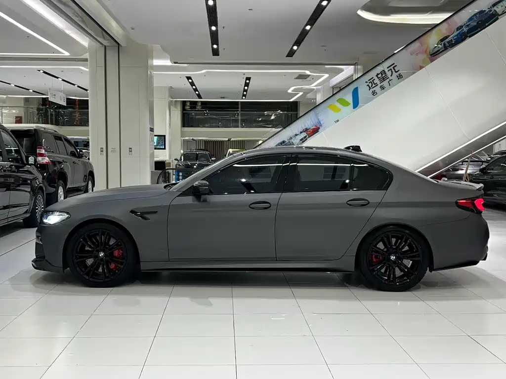 BMW M5 2021