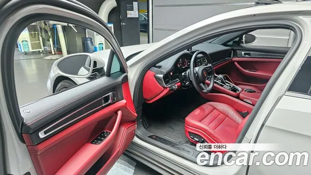 Porsche Panamera 2022