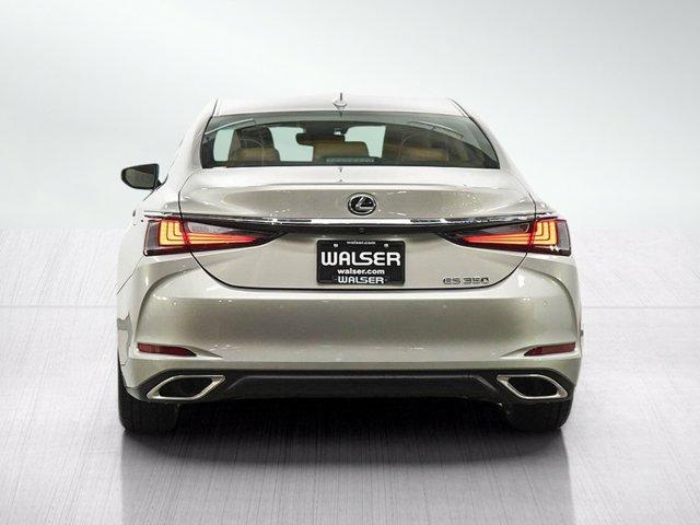 Lexus ES 2024