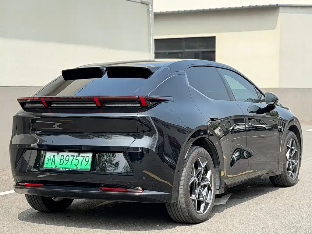 Lynk & Co Z20 2025