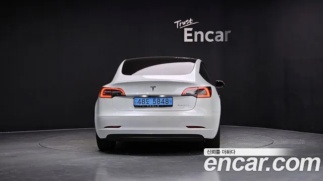 Tesla Model 3 2022