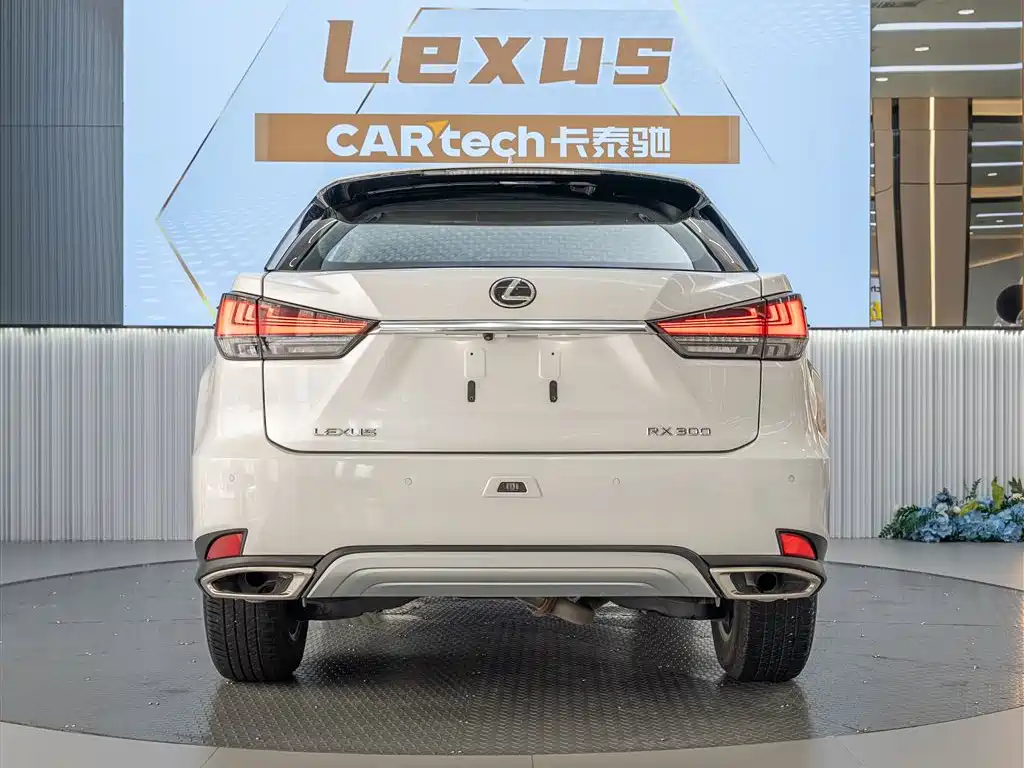 Lexus RX 2022