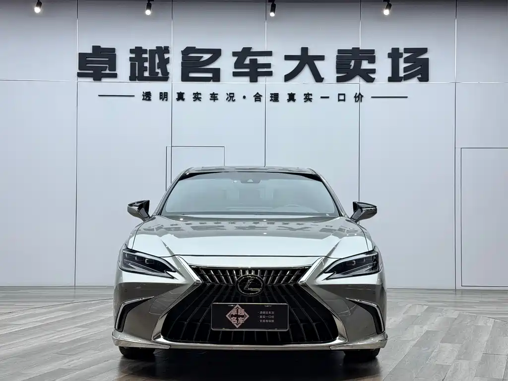 Lexus ES 2024