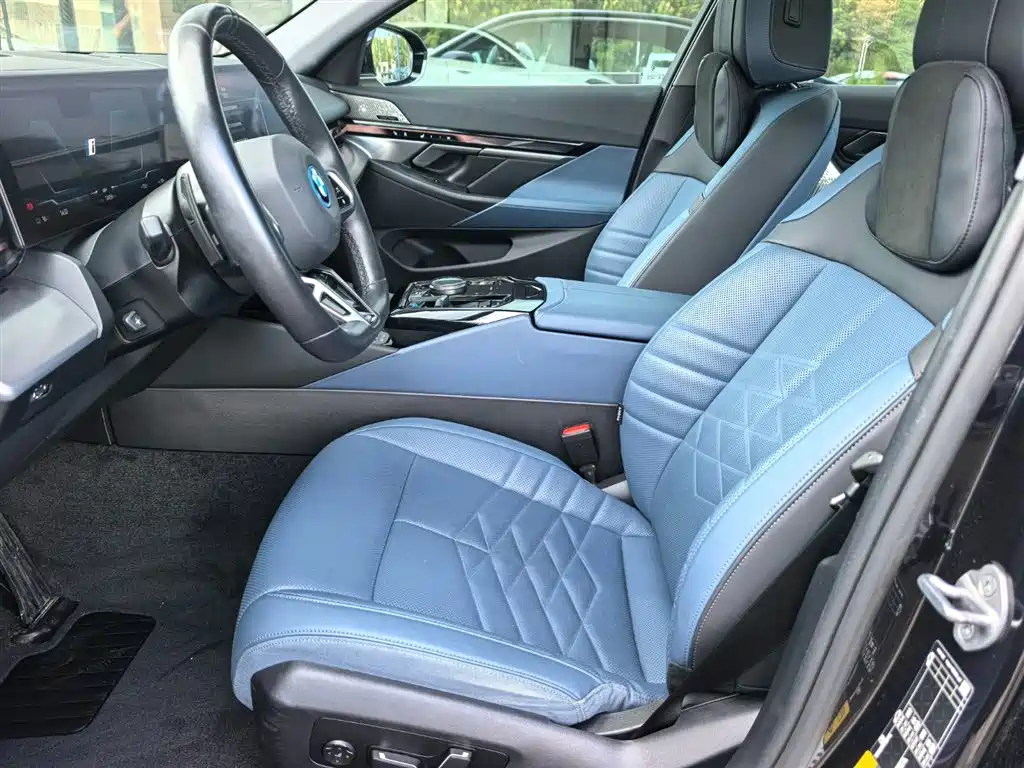 BMW i5 2025