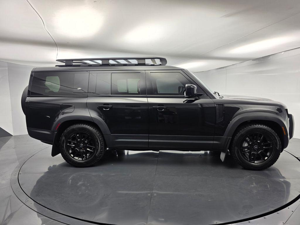 Land Rover Defender 2023