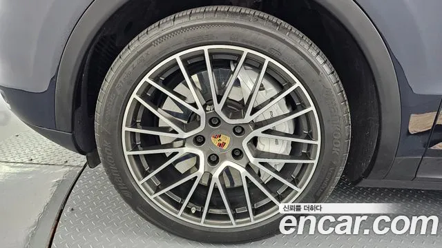 Porsche Cayenne 2021
