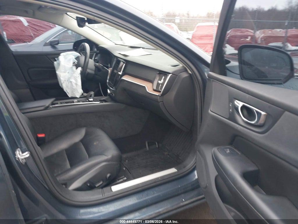 Volvo S60 2022