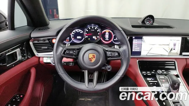 Porsche Panamera 2021