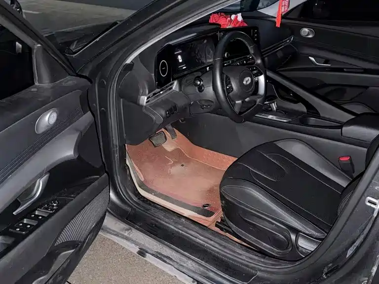 Hyundai Elantra 2023