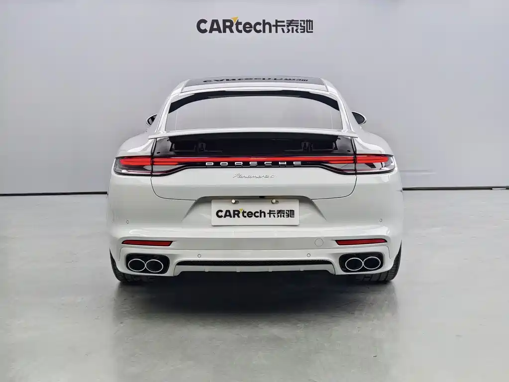 Porsche Panamera 2021