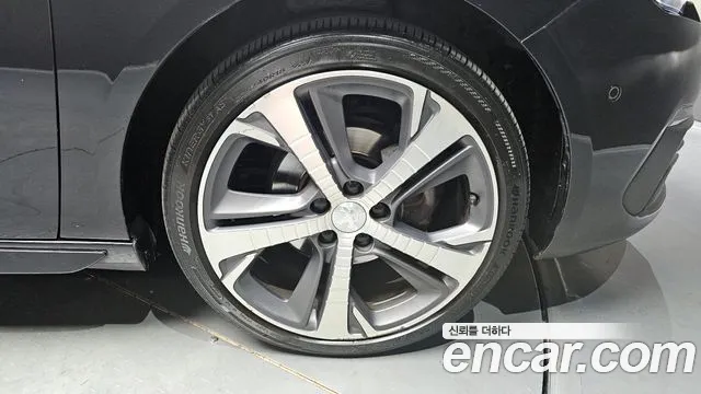 Peugeot 308 2021