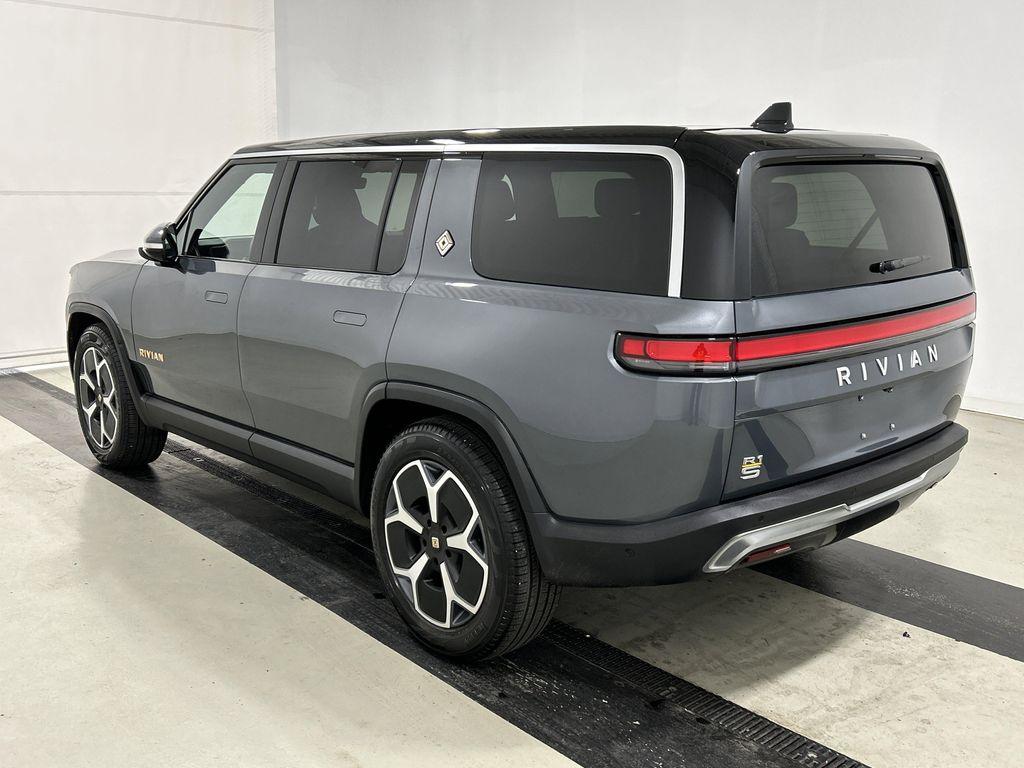 Rivian R1S 2024
