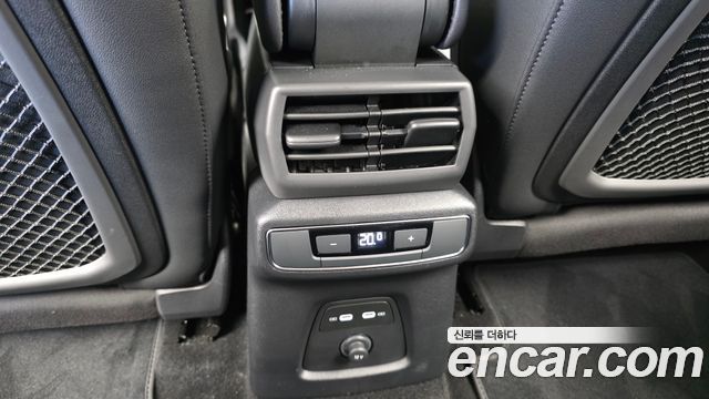 Audi Q4 e-tron 2025