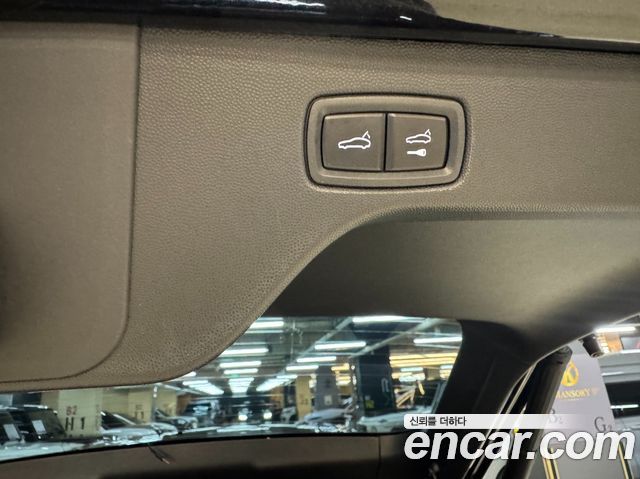 Porsche Macan 2025
