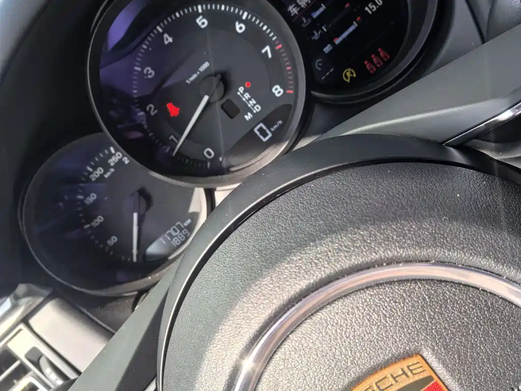 Porsche Macan 2025