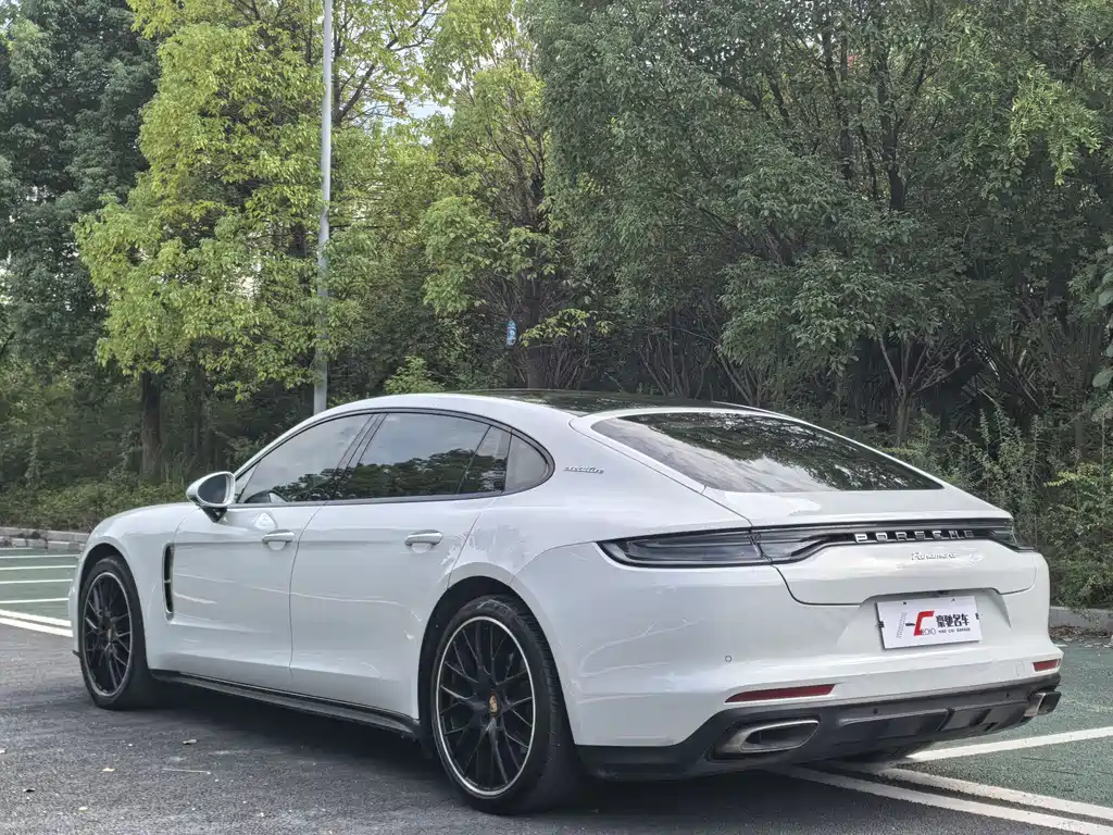 Porsche Panamera 2024