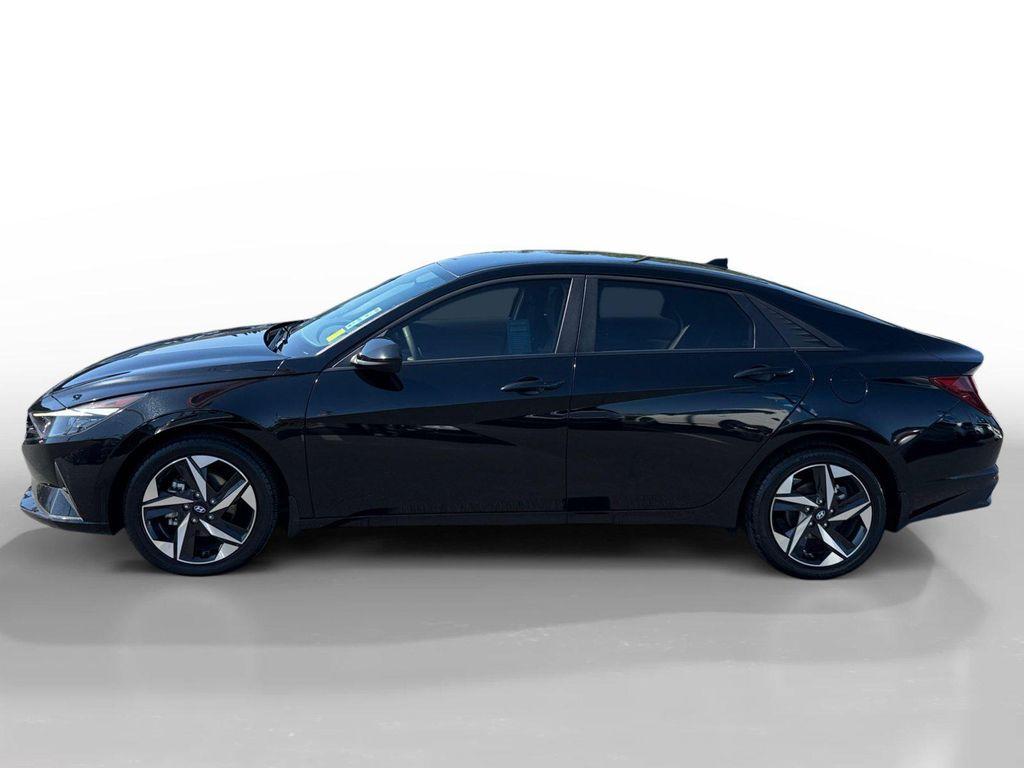 Hyundai Elantra 2023