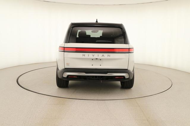 Rivian R1S 2024