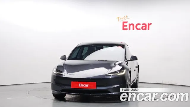 Tesla Model 3 2024
