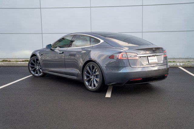 Tesla Model S 2021