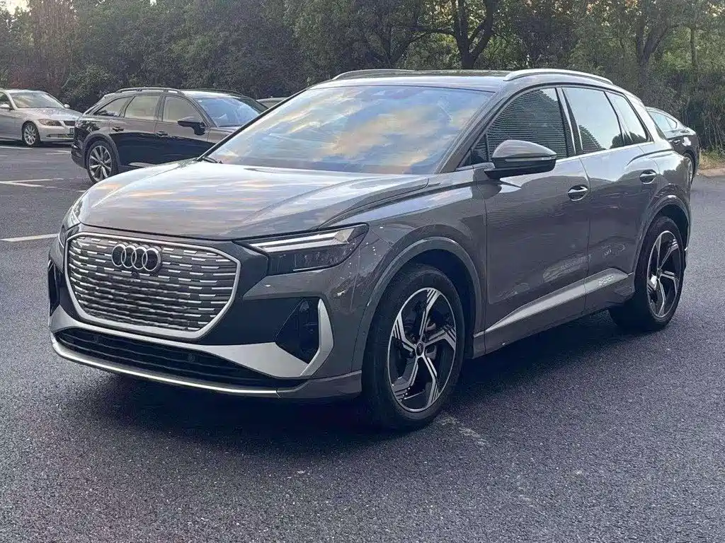 Audi Q4 e-tron 2024