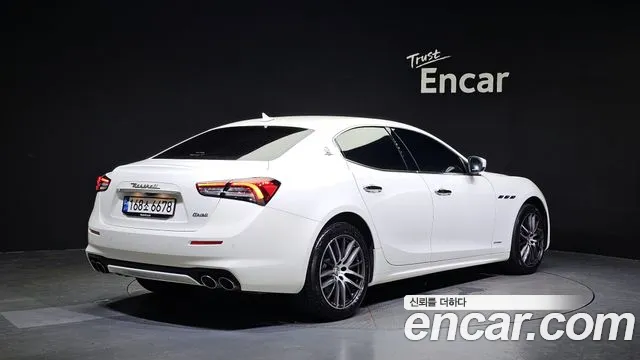 Maserati Ghibli 2021