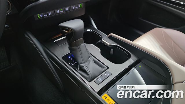 Lexus ES 2025