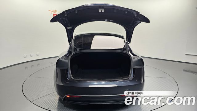 Tesla Model 3 2025