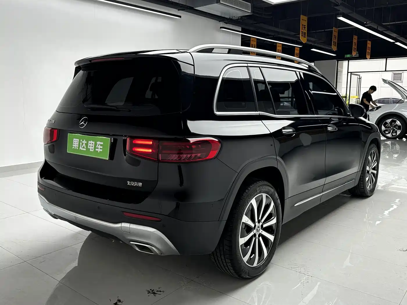 Mercedes-Benz GLB 2024