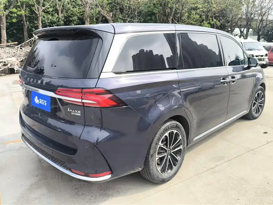 Roewe iMAX8 2021