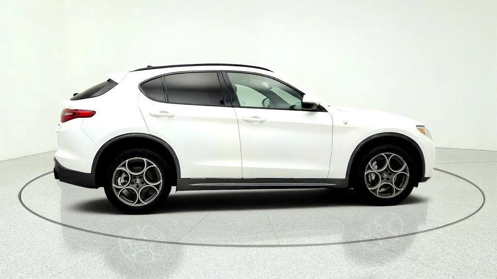 Alfa Romeo Stelvio 2023
