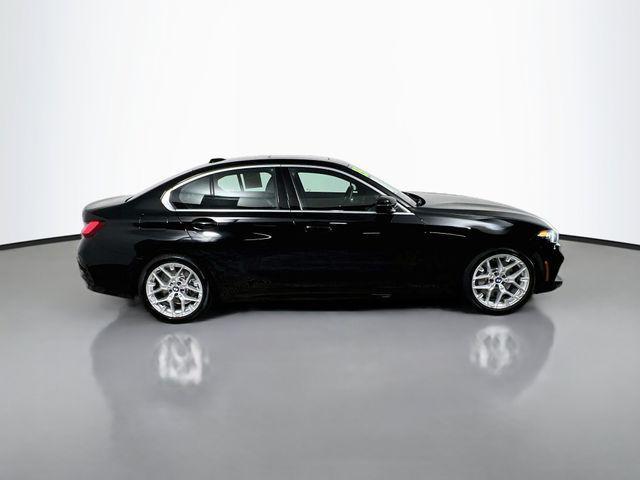 BMW 330 2025