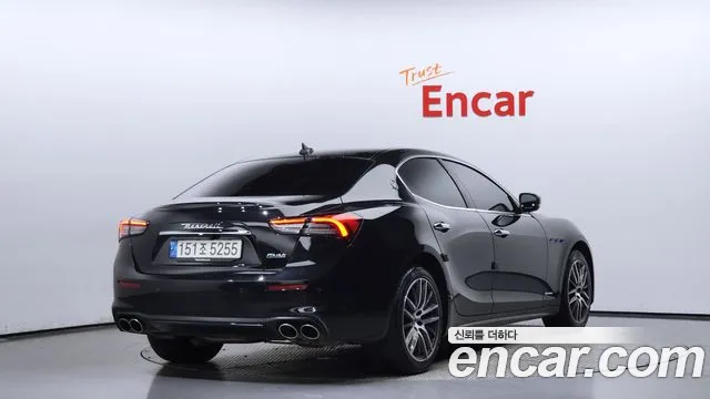 Maserati Ghibli 2021