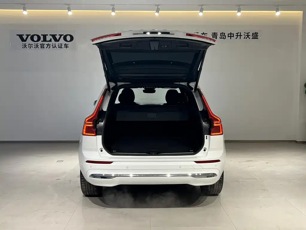 Volvo XC60 2025