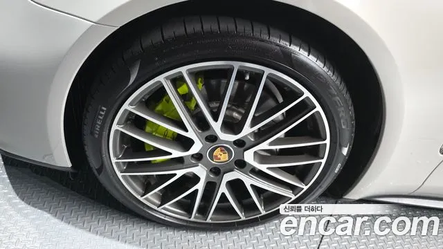 Porsche Panamera 2022