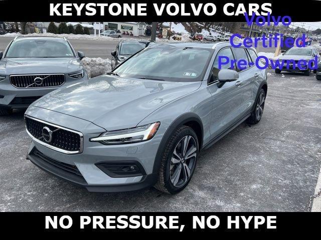 Volvo V60 Cross Country 2025