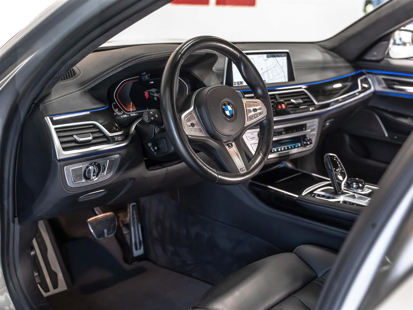 BMW 750 2022