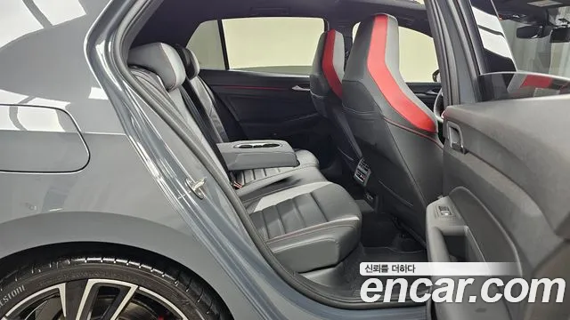 Volkswagen Golf 2024