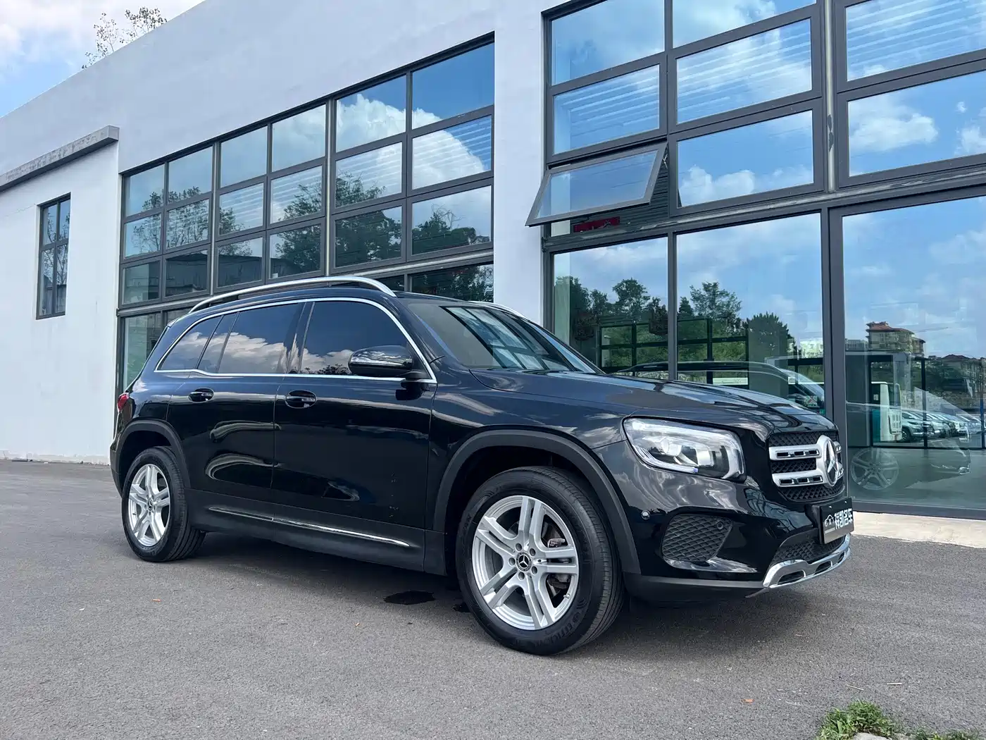 Mercedes-Benz GLB 2023