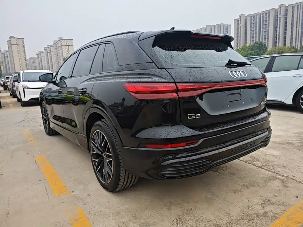 Audi Q5 e-tron 2023