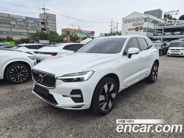 Volvo XC60 2025