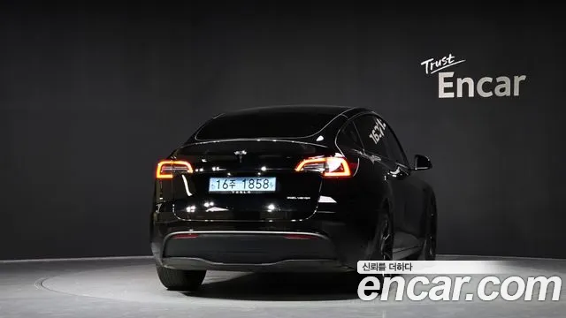 Tesla Model Y 2022