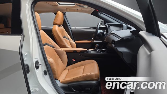 Lexus UX 2021