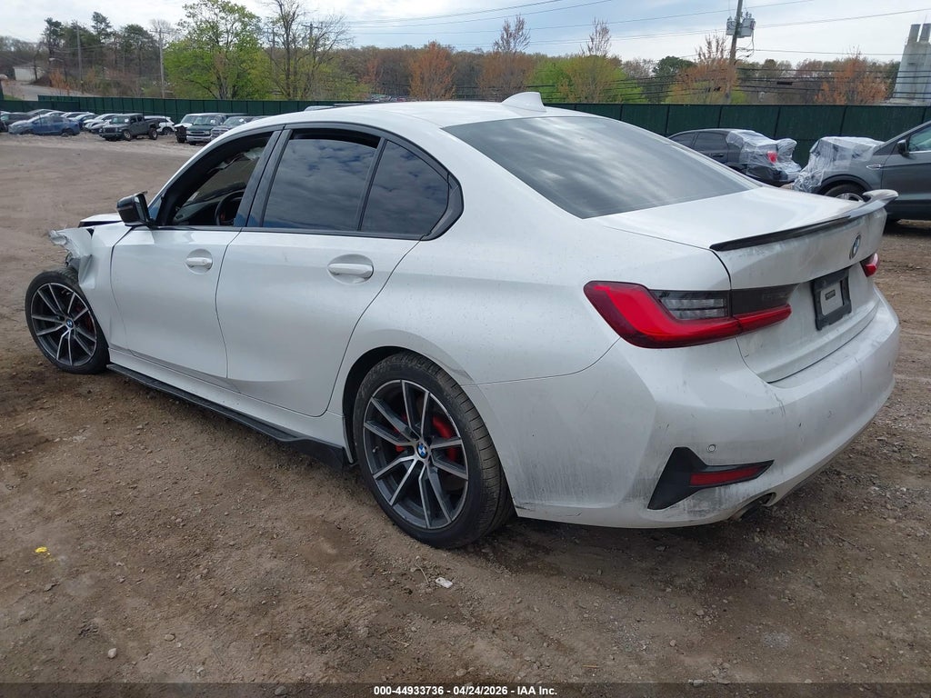 BMW 330 2021