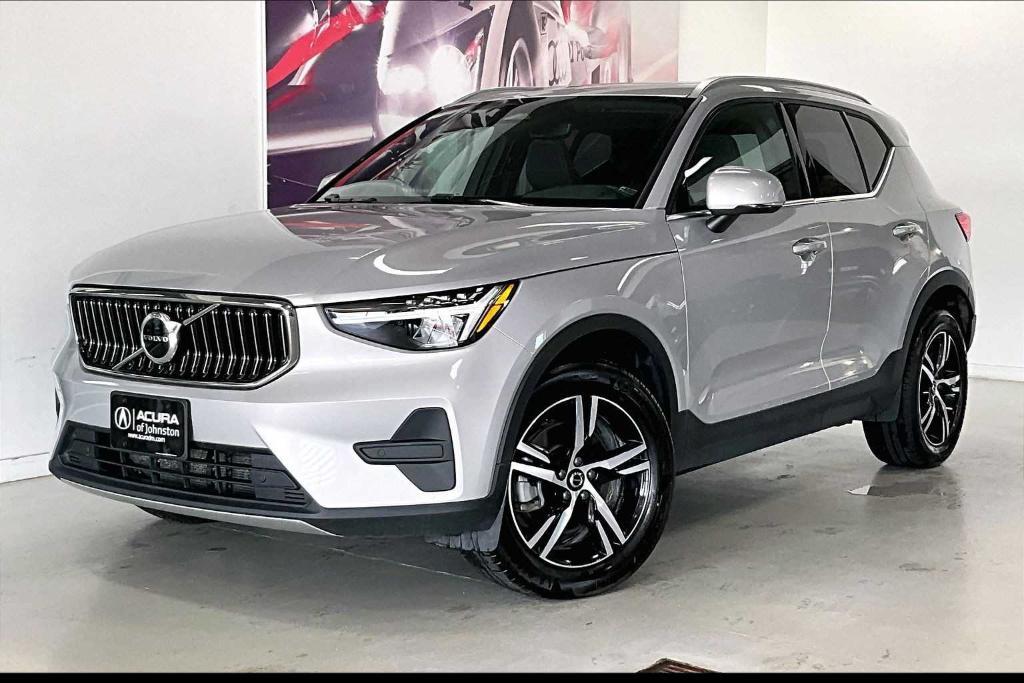 Volvo XC40 2025