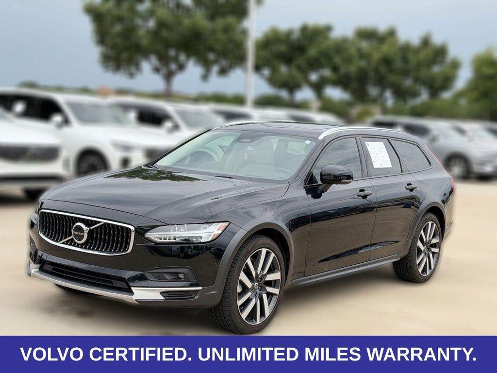 Volvo V90 Cross Country 2025